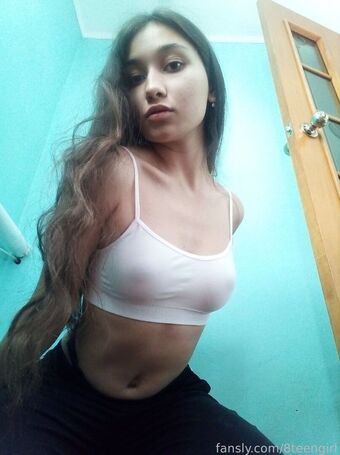 8teengirl Foto Desnuda Filtrada OnlyFans 3