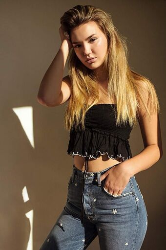 Ali Skovbye Foto Desnuda Filtrada OnlyFans 15