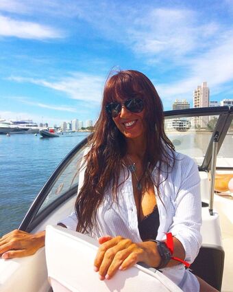 aliboni001 / aliboni / Alicia Bonilla / a spaniard cougar milf Foto Desnuda Filtrada OnlyFans 4