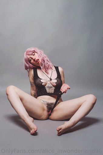 alice_inwonderland96