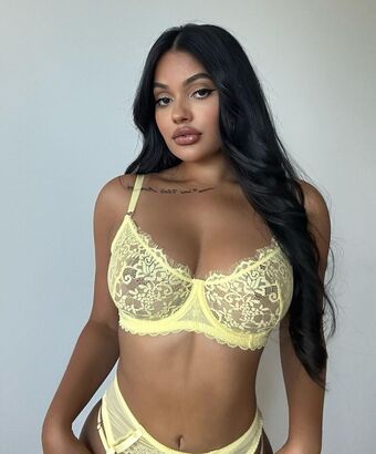 Ari Kumar Foto Desnuda Filtrada OnlyFans 7