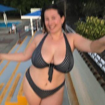 Bel Larcombe / Slice_of_salami_