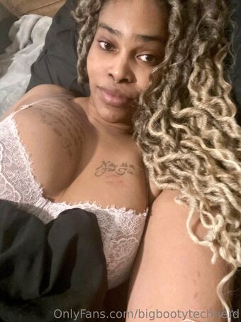 bigbootytechnerd Foto Desnuda Filtrada OnlyFans 20