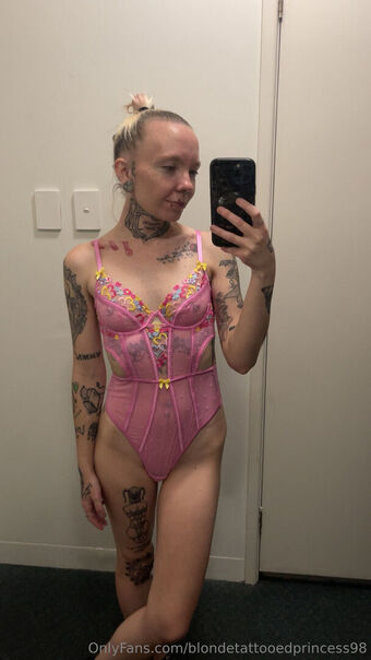 blondetattooedprincess98