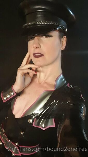 bound2onefree Foto Desnuda Filtrada OnlyFans 7
