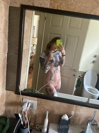 Brokenmirror._ Foto Desnuda Filtrada OnlyFans 35