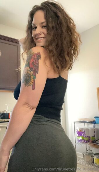 brunettes_do_it_better