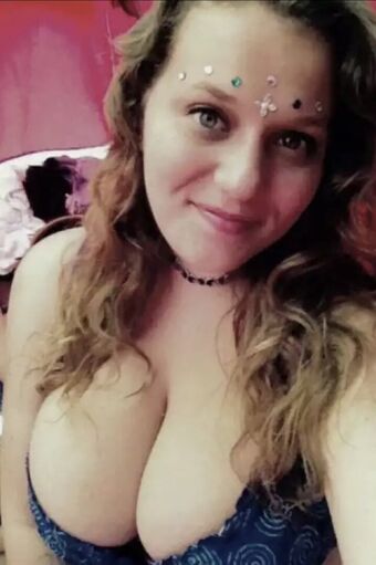 bustybae95