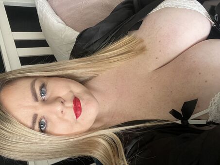 BustyBlonde7