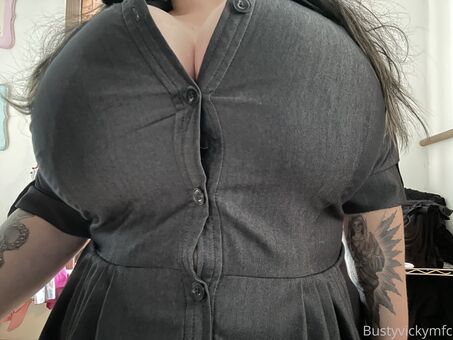bustyvicky38