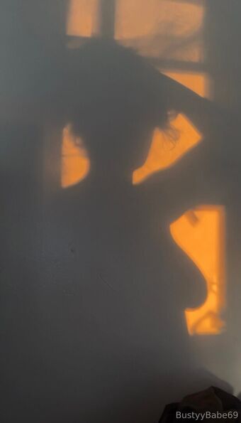 bustyybabe69 Foto Desnuda Filtrada OnlyFans 4