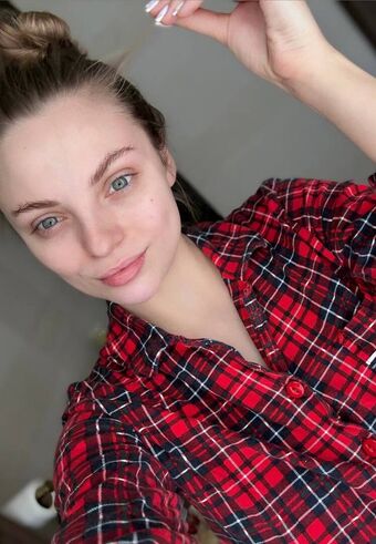 busya18plus Foto Desnuda Filtrada OnlyFans 419