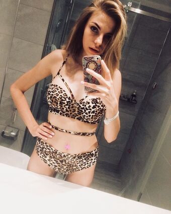 busya18plus Foto Desnuda Filtrada OnlyFans 424