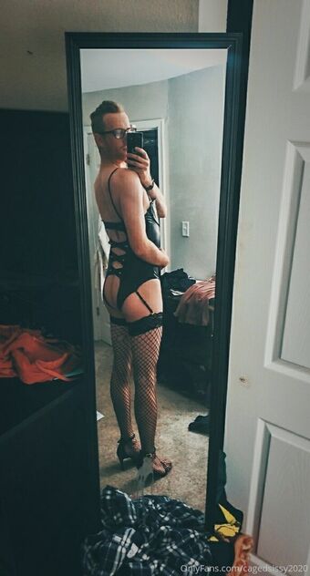 cagedsissy2020 Foto Desnuda Filtrada OnlyFans 5