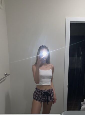 capsinfour Foto Desnuda Filtrada OnlyFans 19