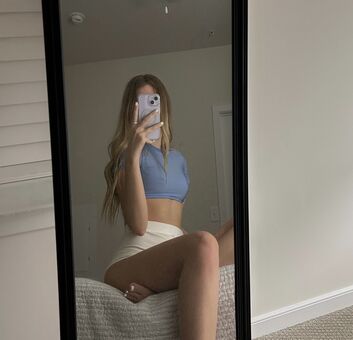 capsinfour Foto Desnuda Filtrada OnlyFans 21