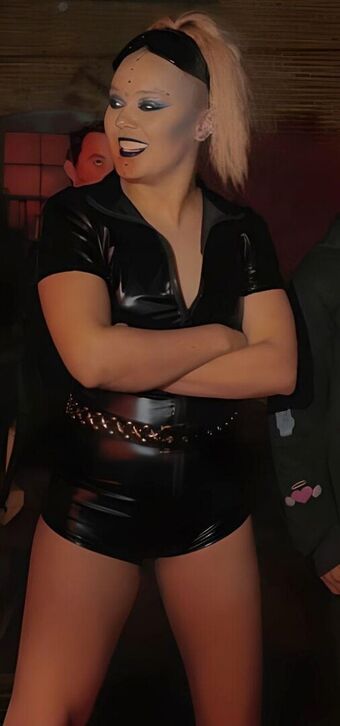 Celebrity Guilty Pleasures & Underrated Women