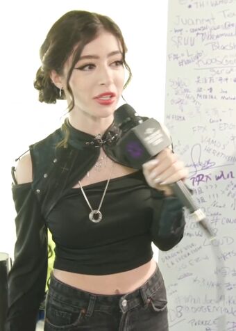 Chrissy Costanza