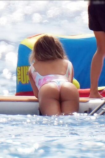 Chrissy-teigen