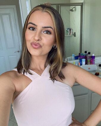 Cimorelli Foto Desnuda Filtrada OnlyFans 8