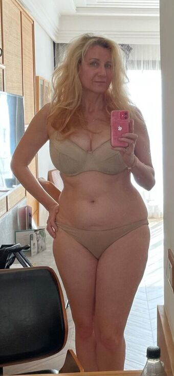 Corrinne Wicks