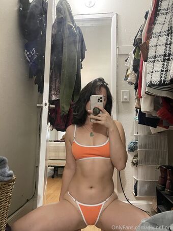 divineflora Foto Desnuda Filtrada OnlyFans 9