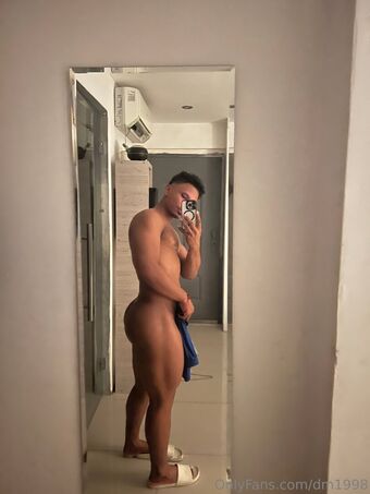 dm1998 Foto Desnuda Filtrada OnlyFans 1