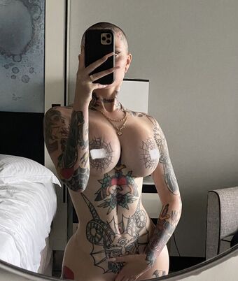E. Boring Foto Desnuda Filtrada OnlyFans 6