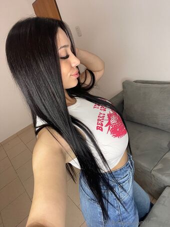 emav2 Foto Desnuda Filtrada OnlyFans 3