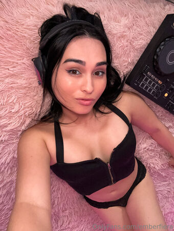 emberfiera Foto Desnuda Filtrada OnlyFans 23