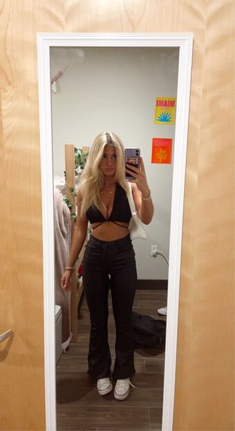 emmanylese Foto Desnuda Filtrada OnlyFans 6
