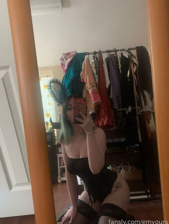 emyours Foto Desnuda Filtrada OnlyFans 1
