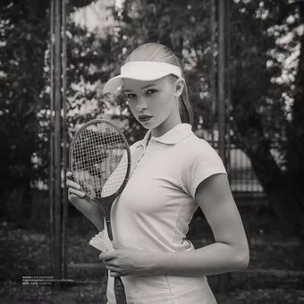Eva Lee Model