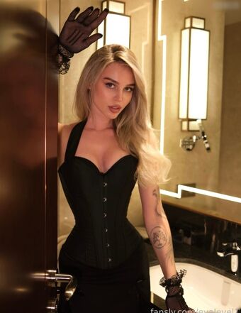 Eva Level Foto Desnuda Filtrada OnlyFans 21