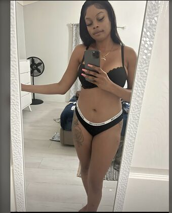 Farmer Girl Jess Foto Desnuda Filtrada OnlyFans 12