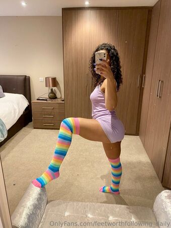 feetworthfollowing_daily