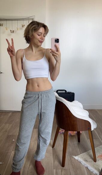 Grace Van Dien Foto Desnuda Filtrada OnlyFans 28