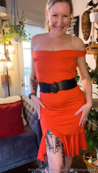 harlowflowerfootgoddess