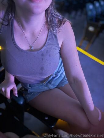 hotwifealexmarie Foto Desnuda Filtrada OnlyFans 7