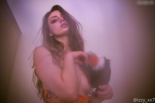 Izzy-xx