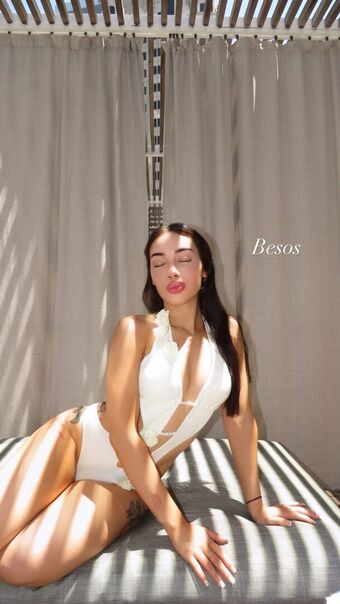 julbellaa Foto Desnuda Filtrada OnlyFans 1