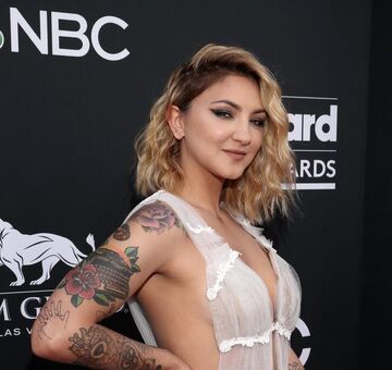 Julia Michaels
