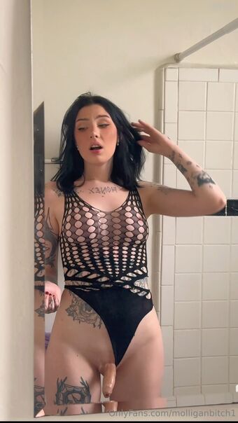 Julia Molligan | molliganbitch