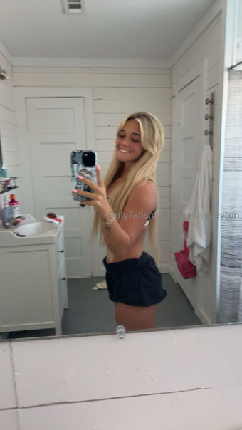juliannapeyton