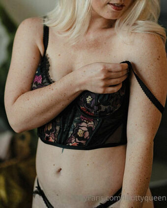 Kitty Queen Foto Desnuda Filtrada OnlyFans 16