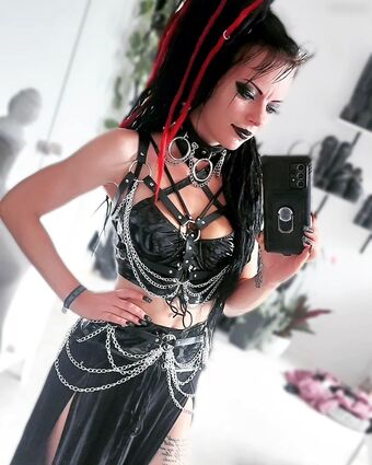 Lady_denight_official