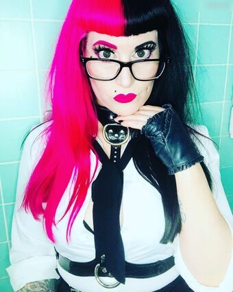 LaJenTrois - Jen Roomes