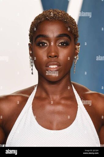 Lashana Lynch Foto Desnuda Filtrada OnlyFans 11