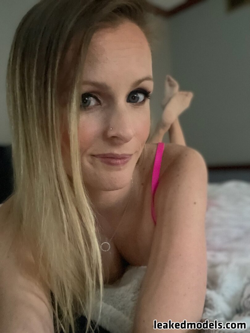 Lily Devyne  https:  lilydevyne Foto Desnuda Filtrada OnlyFans 17 -  Modelos Filtradas