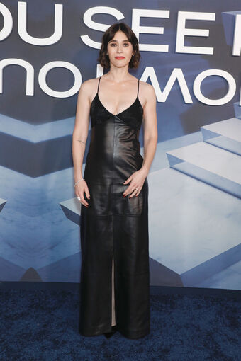 Lizzy Caplan Foto Desnuda Filtrada OnlyFans 58